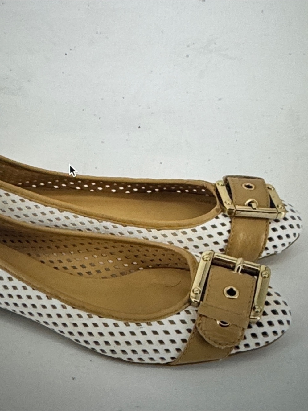 FS/NY Waffle Perforated White Leather Buckle Ballet Flats Sz 40 8.5 - 9